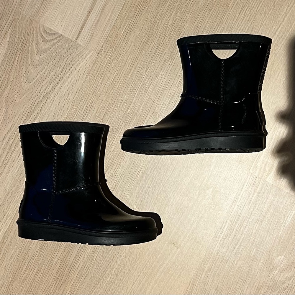 UGG Rahjee Rain Boots